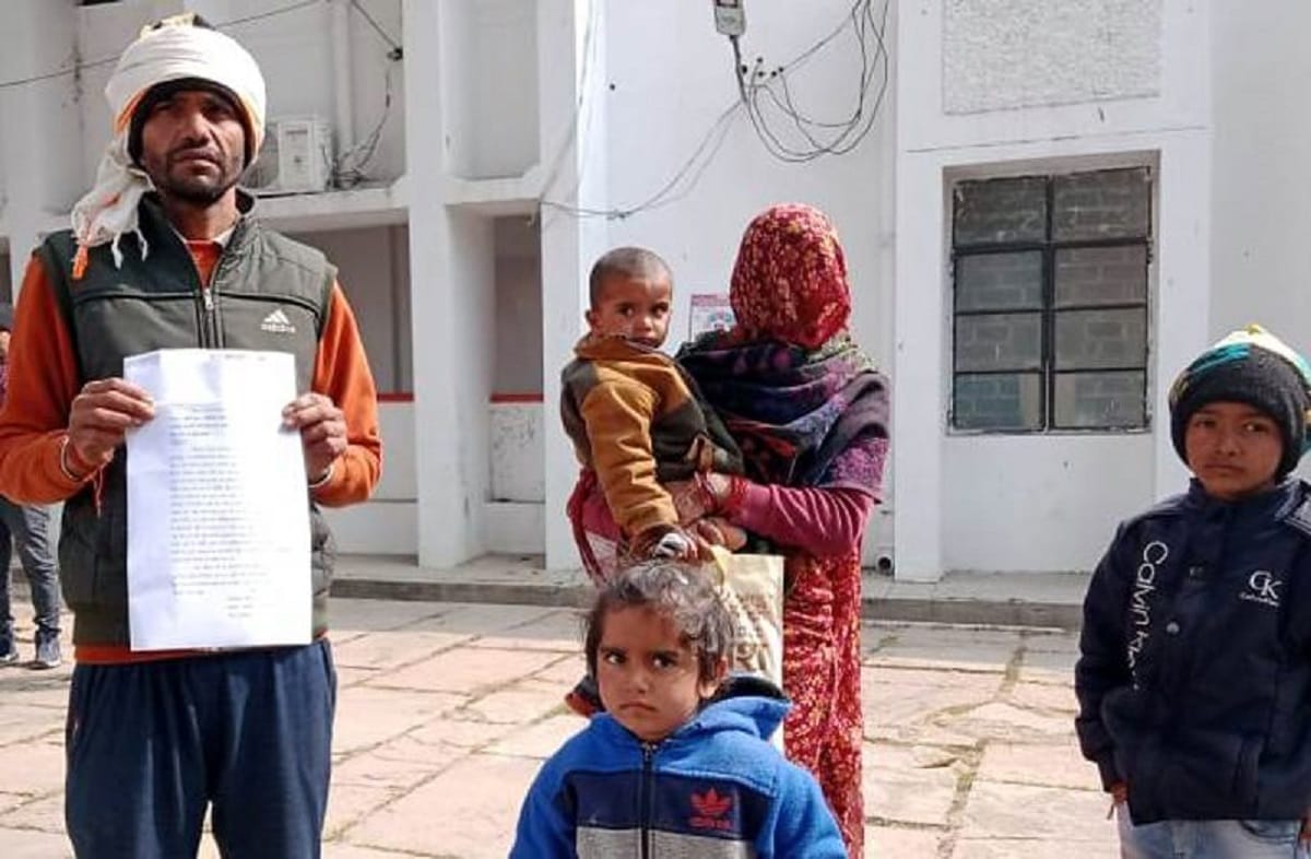 फाइनेंस कर्मियों ने जबरन छीन ली टैक्सी