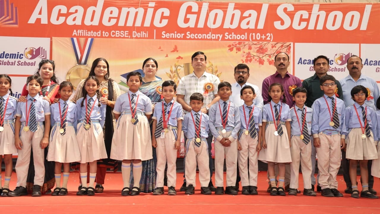 वार्षिक पुरस्कार वितरण समारोह, एकेडमिक ग्लोबल स्कूल में रंगारंग कार्यक्रम